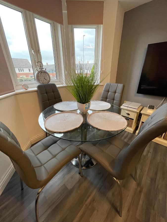 הינקלי Empire Serviced Apartments מראה חיצוני תמונה