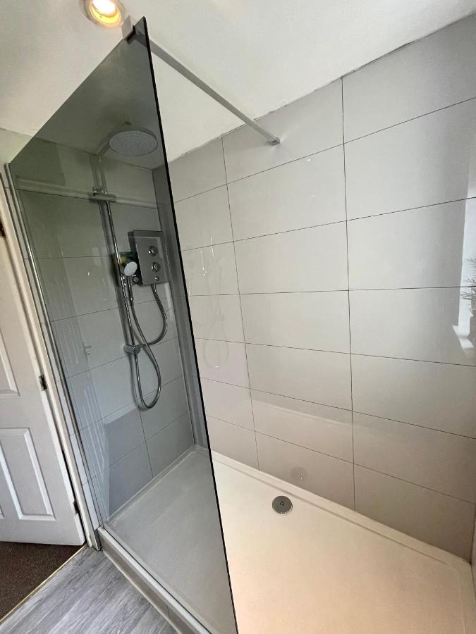 הינקלי Empire Serviced Apartments מראה חיצוני תמונה